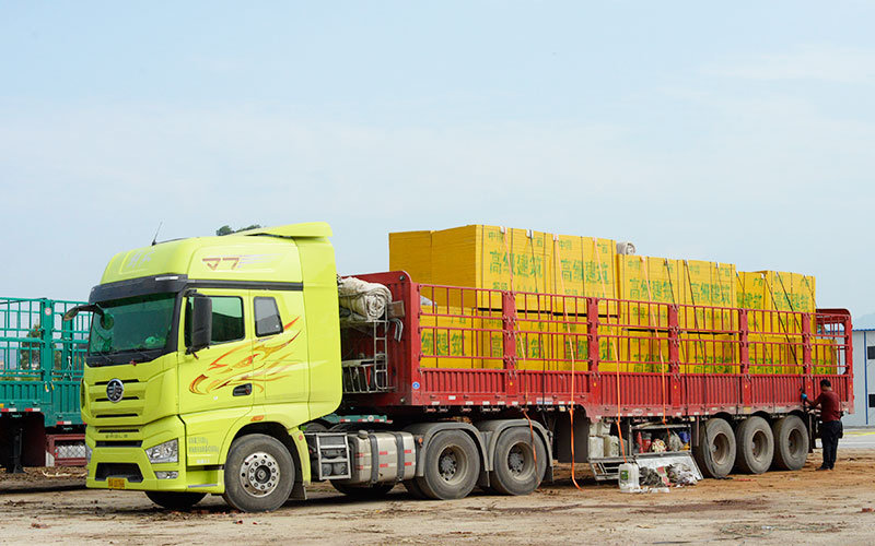 江西上饒客戶(hù)訂購(gòu)八層桉木模板