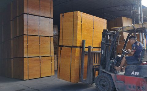 建筑模板價格之間差距2-5元，這是正常的嗎?