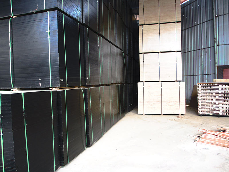 建筑模板怎么選？模板廠哪家價(jià)格低！