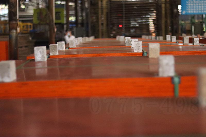 建筑模版是如何生產(chǎn)的?看完之后你就明白了 建筑模版是如何生產(chǎn)的?看完之后你就明白了